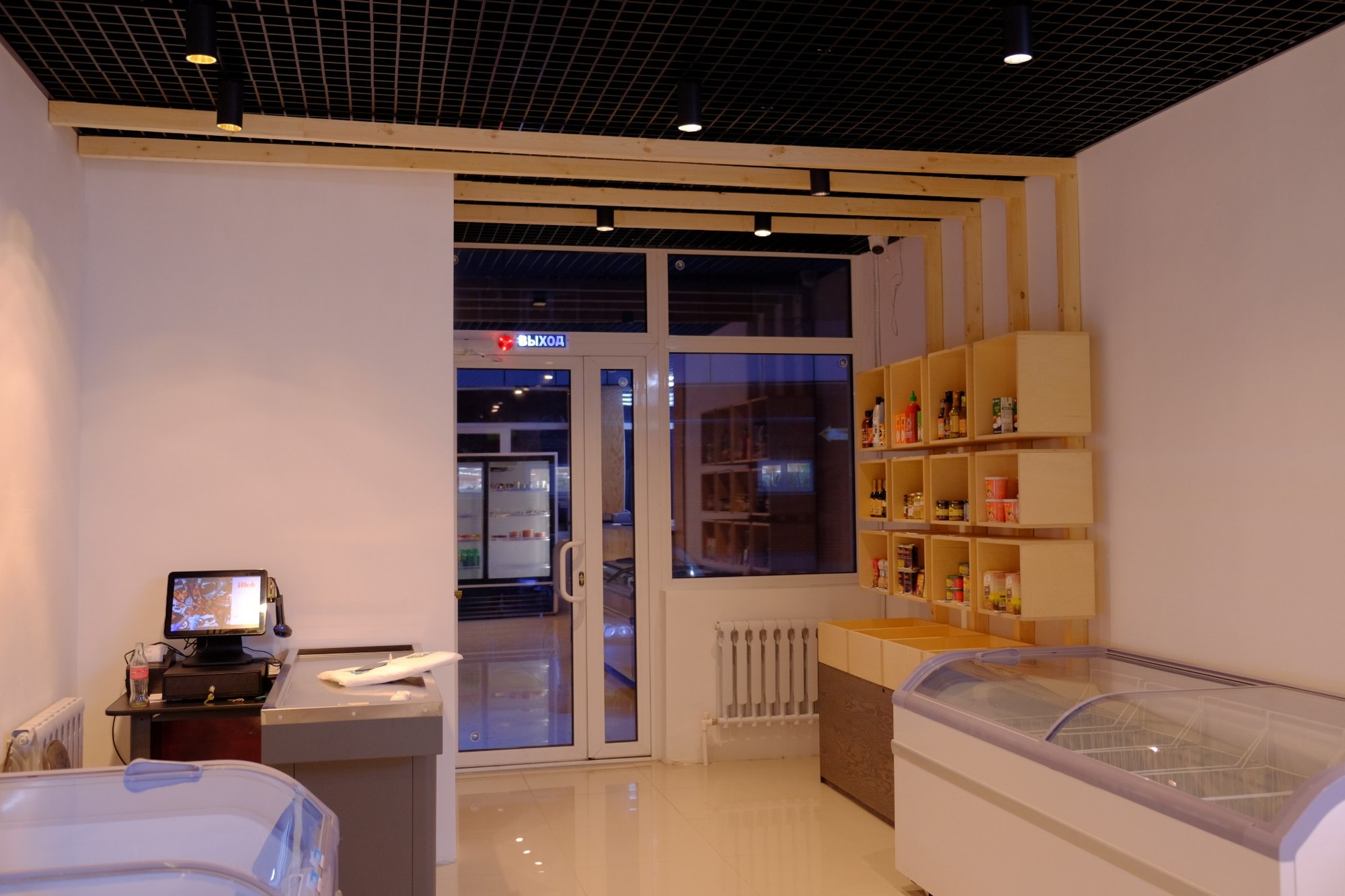 海産物店の家具 — image 2